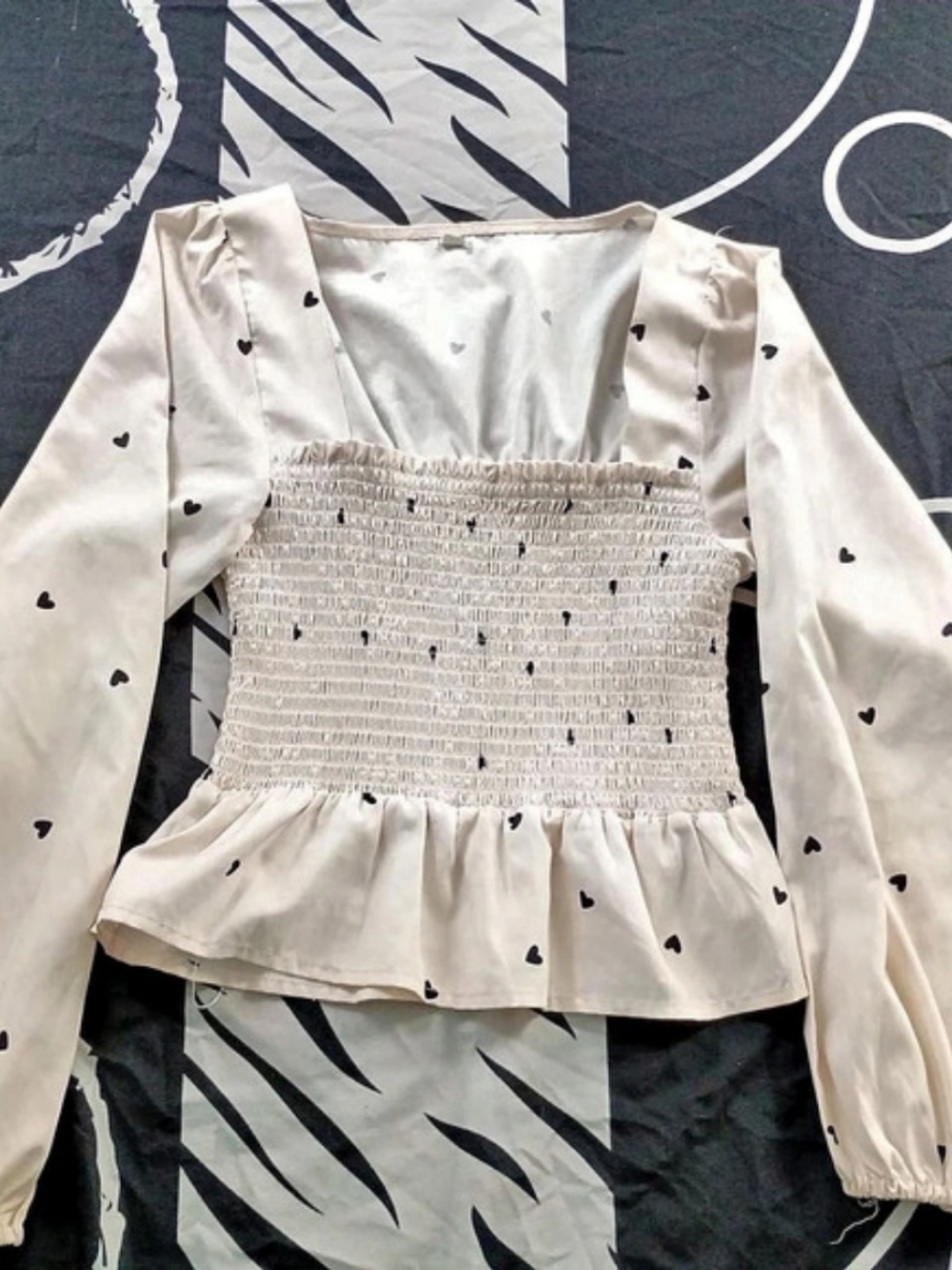 Heart Print Smocked Blouse in White & Black Size XS